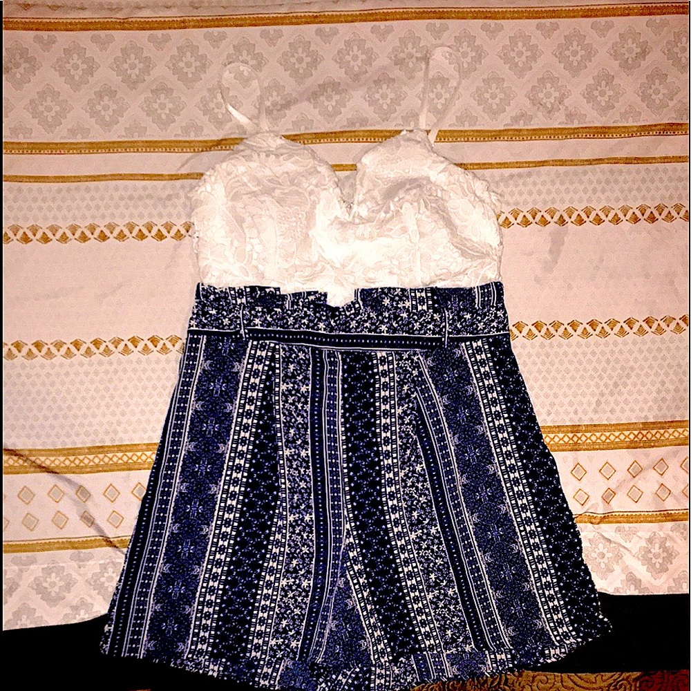 (EUC) 205 Collins White Lace Bodice/Navy Blue Romper